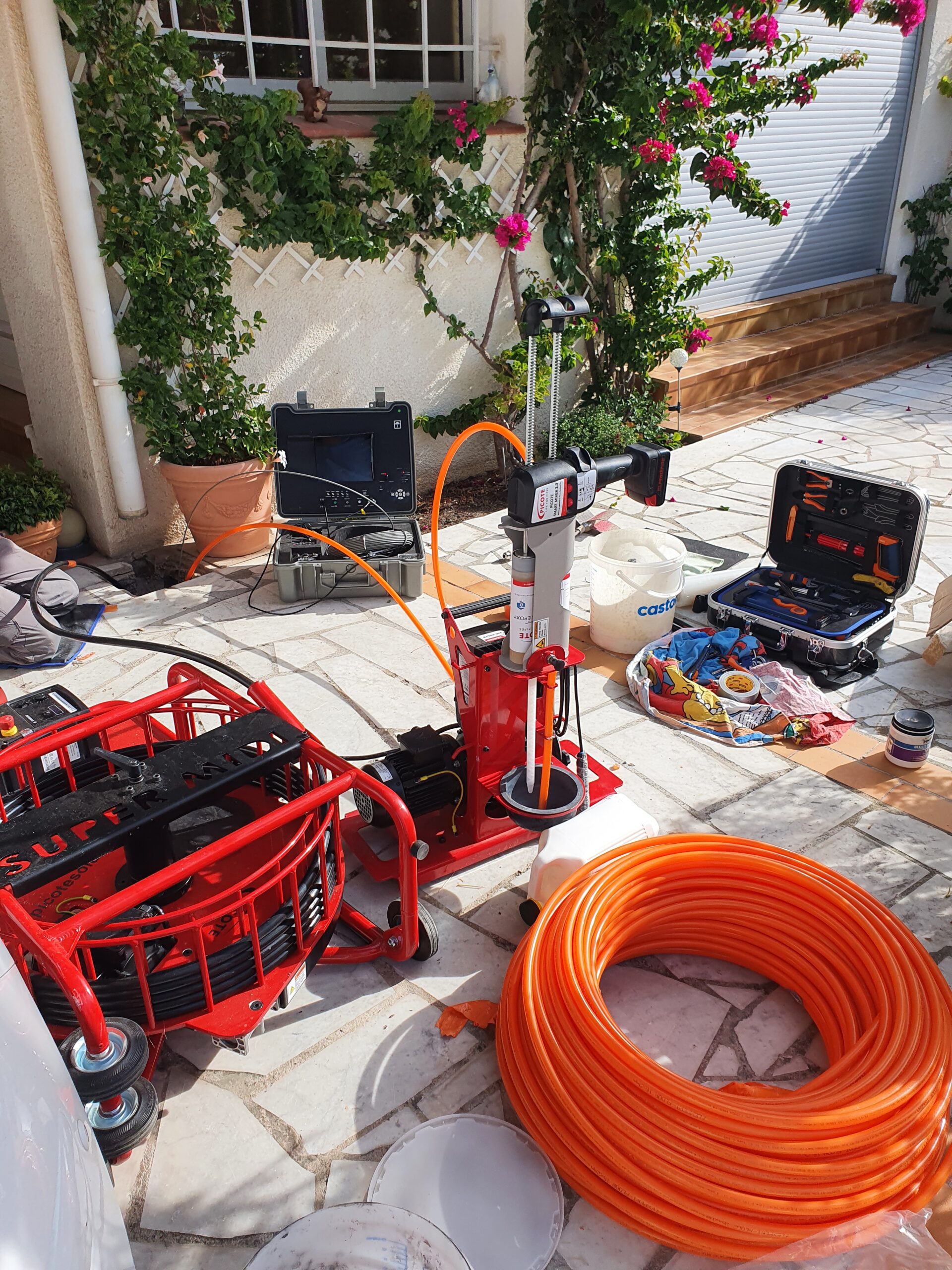 canasolutions-saint-cyprien-plombier-canalisation-deracinage-chemiser-depannage-débouchage